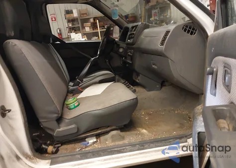 2001 Nissan Frontier Xe из США, поврежденный, VIN 1N6DD21S71C321838